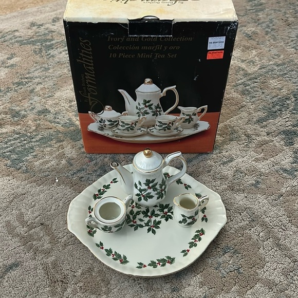 Mini Christmas partial Tea Set Baum Brothers formalities holly berries - Picture 1 of 7